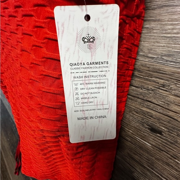Qiaoya Textured Bright Red Romper Bodysuit NWT Women’s Size S/M - Picture 3 of 10